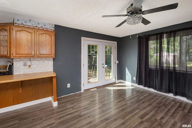 3823 15TH Street, Moline, IL 61265