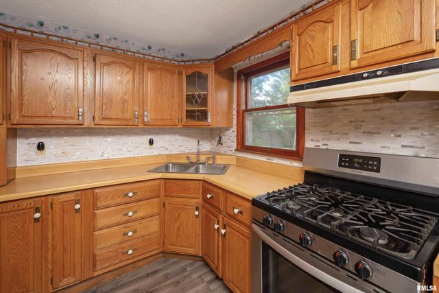 3823 15TH Street, Moline, IL 61265