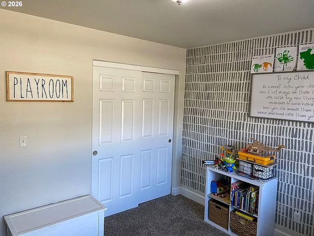 165 COLLINS Rd, Winston, OR 97496