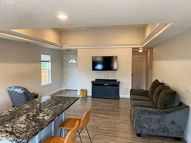 165 COLLINS Rd, Winston, OR 97496