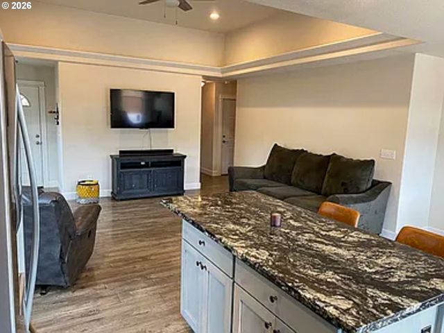 165 COLLINS Rd, Winston, OR 97496