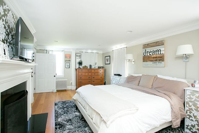 1994 East Main Road, Portsmouth, RI 02871