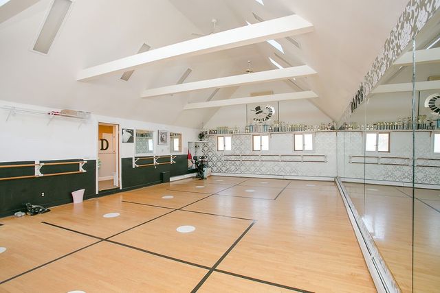 1994 East Main Road, Portsmouth, RI 02871