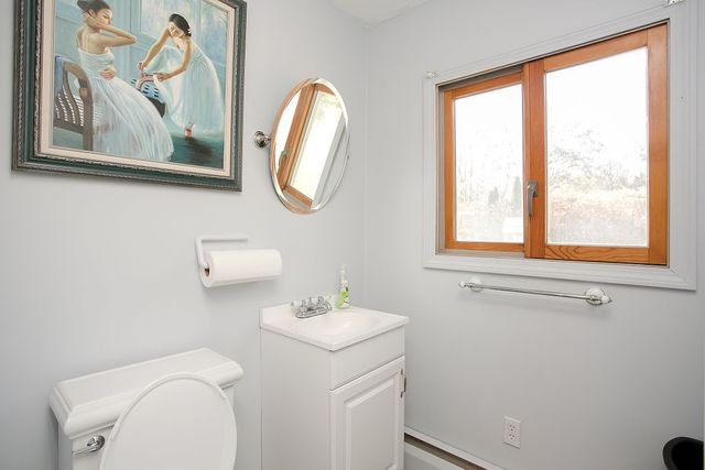 1994 East Main Road, Portsmouth, RI 02871