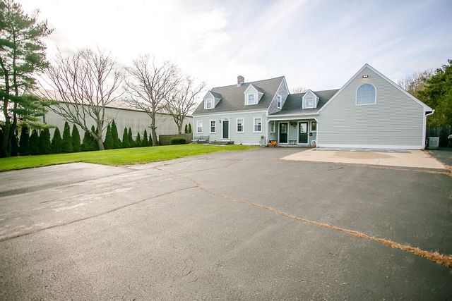 1994 East Main Road, Portsmouth, RI 02871