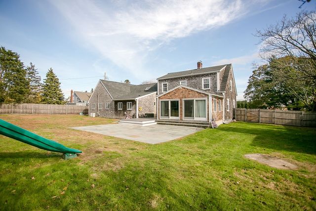 1994 East Main Road, Portsmouth, RI 02871