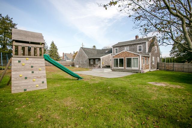 1994 East Main Road, Portsmouth, RI 02871