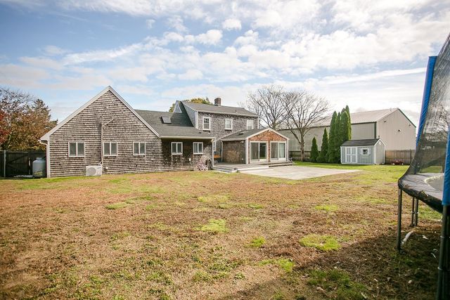 1994 East Main Road, Portsmouth, RI 02871