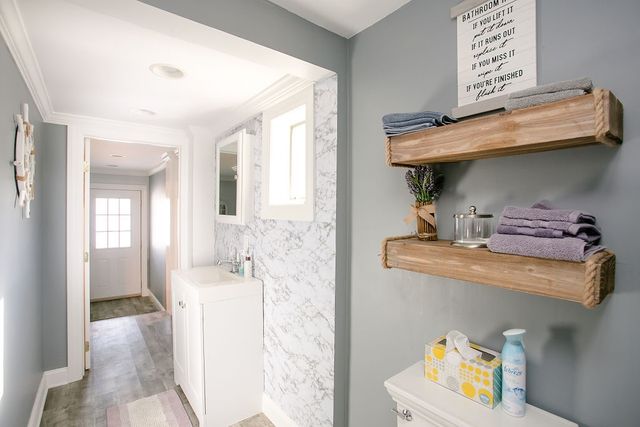 1994 East Main Road, Portsmouth, RI 02871