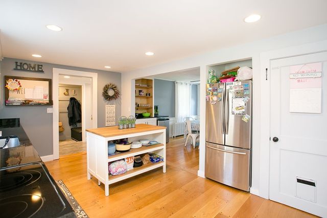 1994 East Main Road, Portsmouth, RI 02871