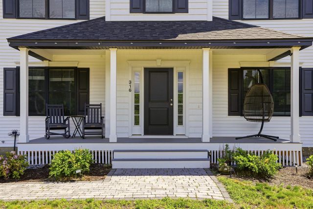 316 Montelona Road, Goffstown, NH 03045