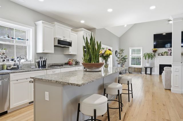 316 Montelona Road, Goffstown, NH 03045