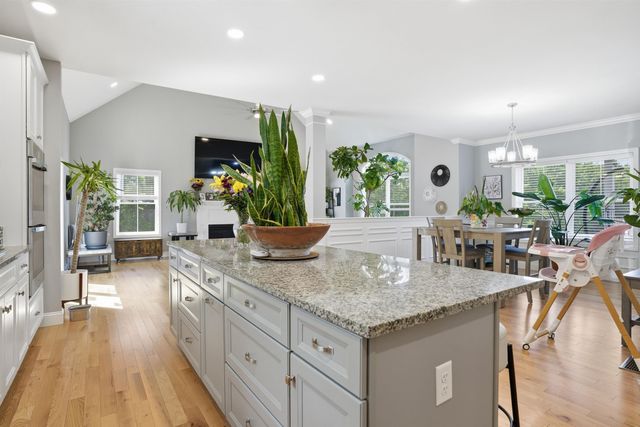 316 Montelona Road, Goffstown, NH 03045