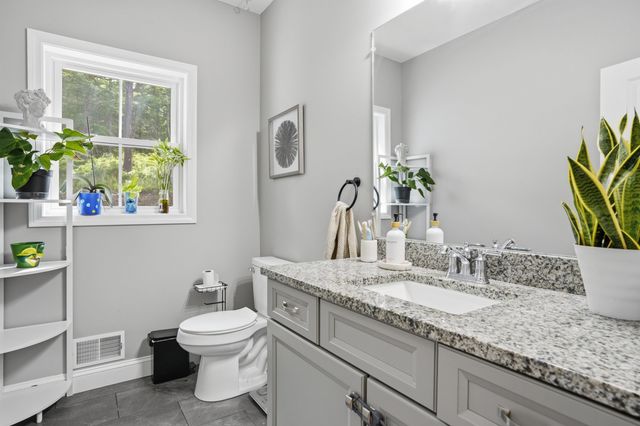 316 Montelona Road, Goffstown, NH 03045