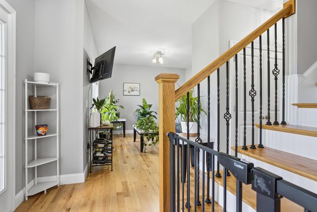 316 Montelona Road, Goffstown, NH 03045
