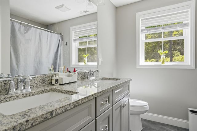 316 Montelona Road, Goffstown, NH 03045