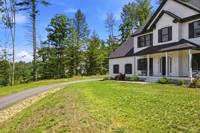 316 Montelona Road, Goffstown, NH 03045
