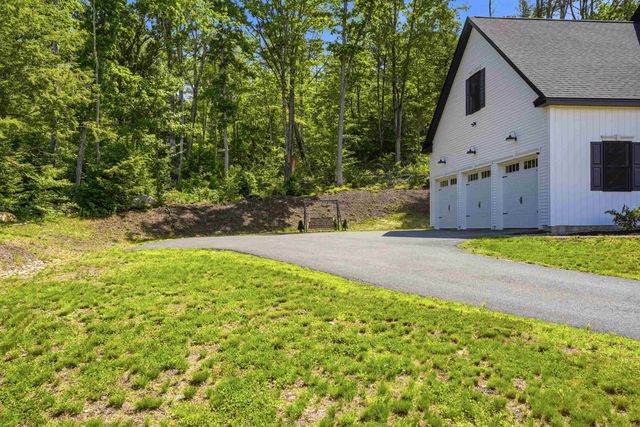 316 Montelona Road, Goffstown, NH 03045