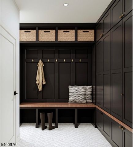 43 Orchard Rd, Florham Park Boro, NJ 07932