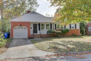 336 Beechmont DR, Newport News, VA 23608