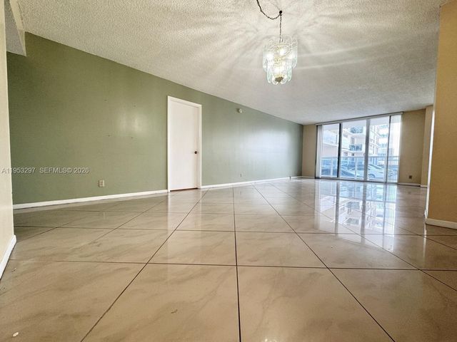 3800 S Ocean Dr 325, Hollywood, FL 33019