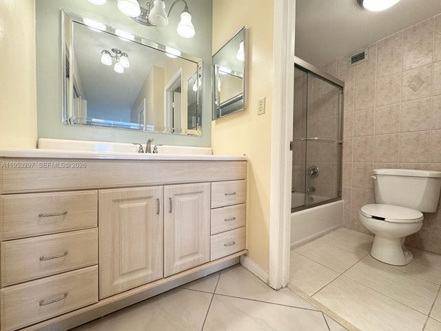 3800 S Ocean Dr 325, Hollywood, FL 33019
