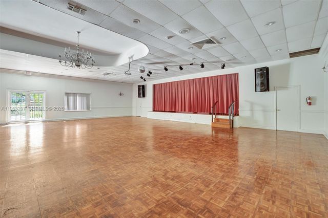 3800 S Ocean Dr 325, Hollywood, FL 33019