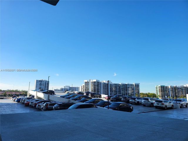 3800 S Ocean Dr 325, Hollywood, FL 33019