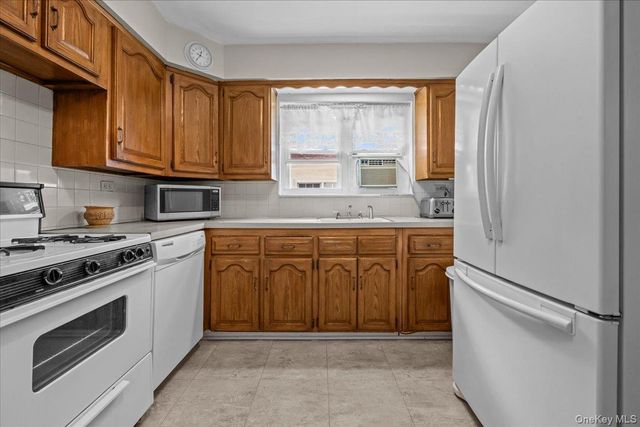 3132 Fairfield Avenue, Bronx, NY 10463