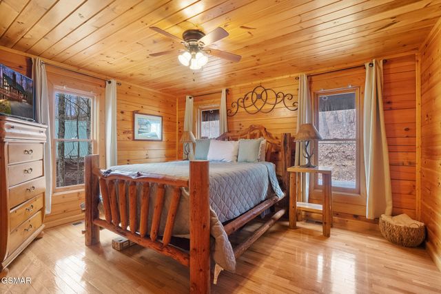 3175 Emerald Springs Loop, Sevierville, TN 37862