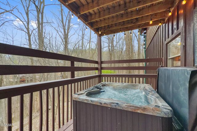 3175 Emerald Springs Loop, Sevierville, TN 37862
