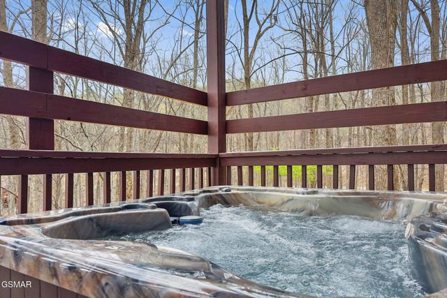 3175 Emerald Springs Loop, Sevierville, TN 37862