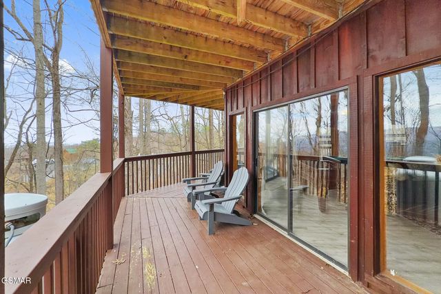 3175 Emerald Springs Loop, Sevierville, TN 37862