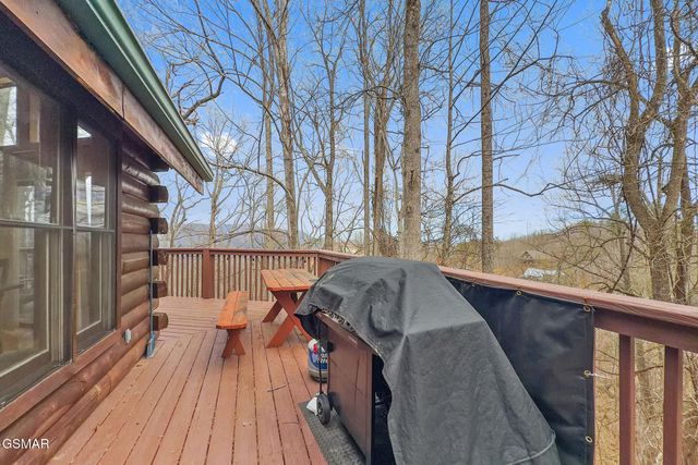 3175 Emerald Springs Loop, Sevierville, TN 37862