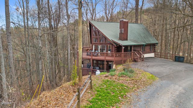 3175 Emerald Springs Loop, Sevierville, TN 37862