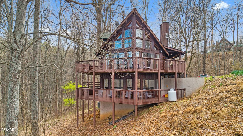 3175 Emerald Springs Loop, Sevierville, TN 37862