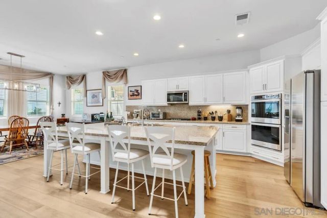 1949 Estancia Pl, Escondido, CA 92029