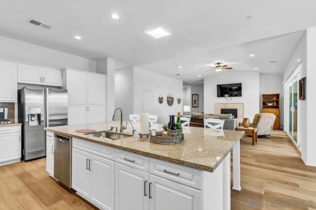 1949 Estancia Pl, Escondido, CA 92029