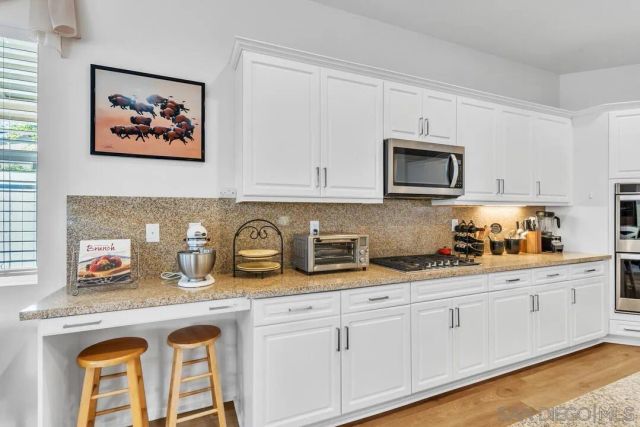 1949 Estancia Pl, Escondido, CA 92029