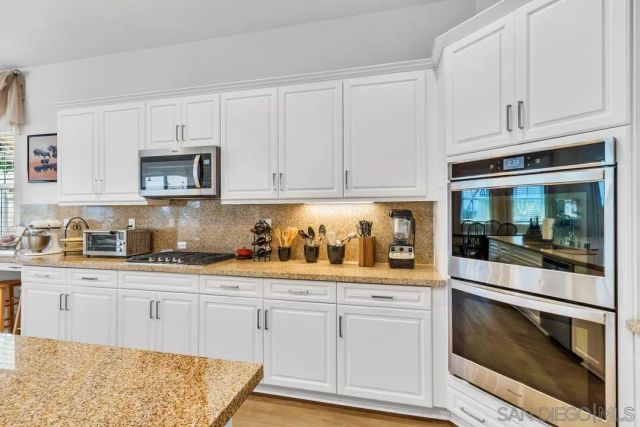 1949 Estancia Pl, Escondido, CA 92029