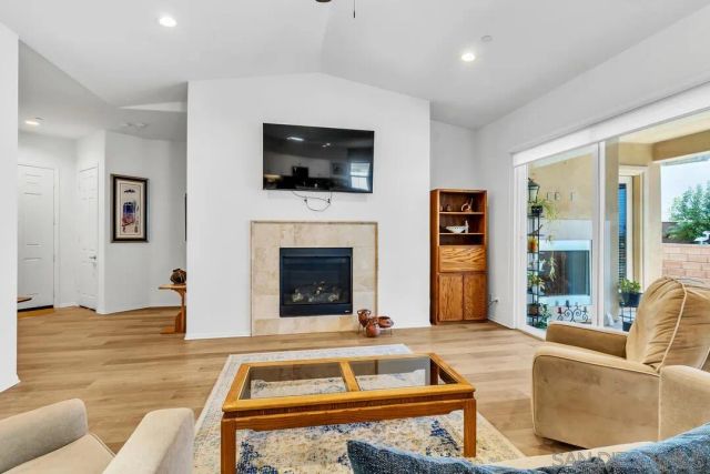 1949 Estancia Pl, Escondido, CA 92029