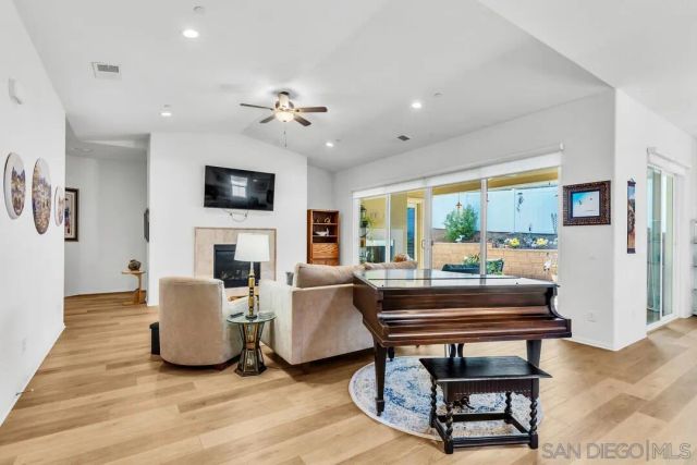 1949 Estancia Pl, Escondido, CA 92029