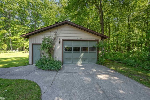 6440 Benoit Road, Clay, MI 48001