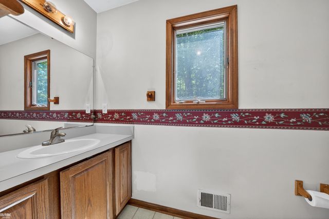 6440 Benoit Road, Clay, MI 48001