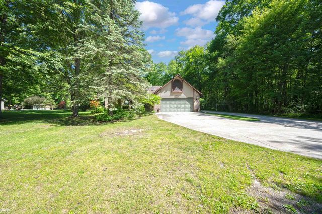 6440 Benoit Road, Clay, MI 48001