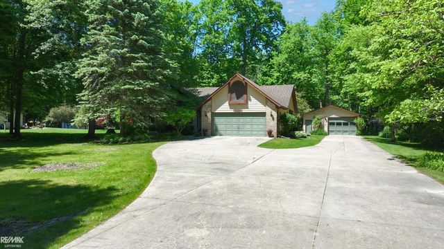 6440 Benoit Road, Clay, MI 48001
