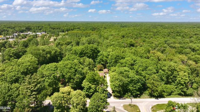 6440 Benoit Road, Clay, MI 48001