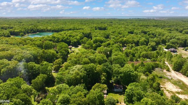 6440 Benoit Road, Clay, MI 48001