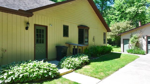 6440 Benoit Road, Clay, MI 48001