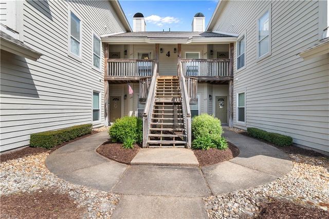 501 E Lake CIR, Chesapeake, VA 23322